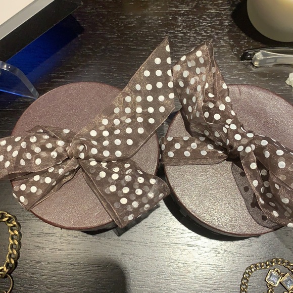 Henri Bendel boxes - Picture 1 of 8